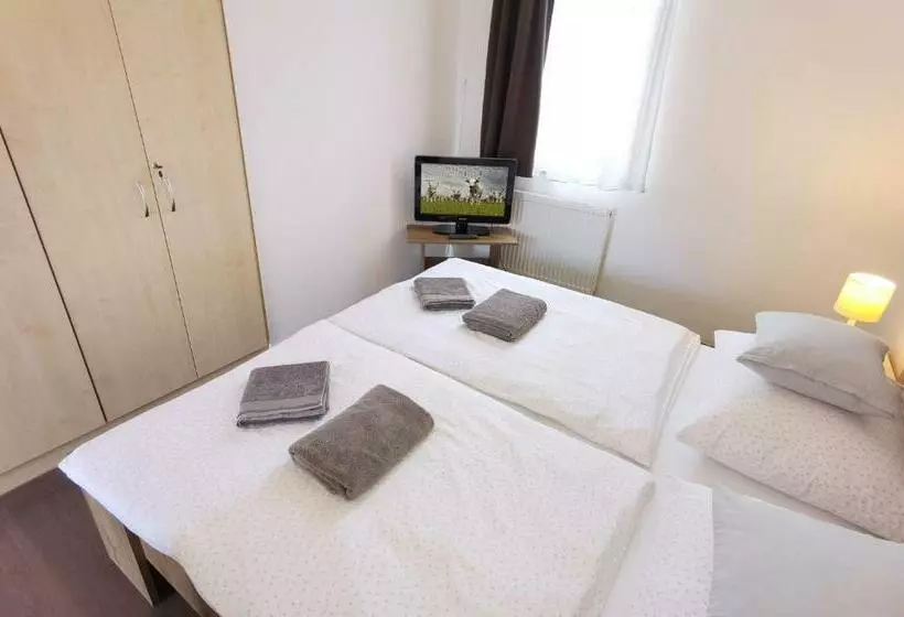 Aamiaismajoitus (B&B) Kamilla Panzió és Rendezvényház