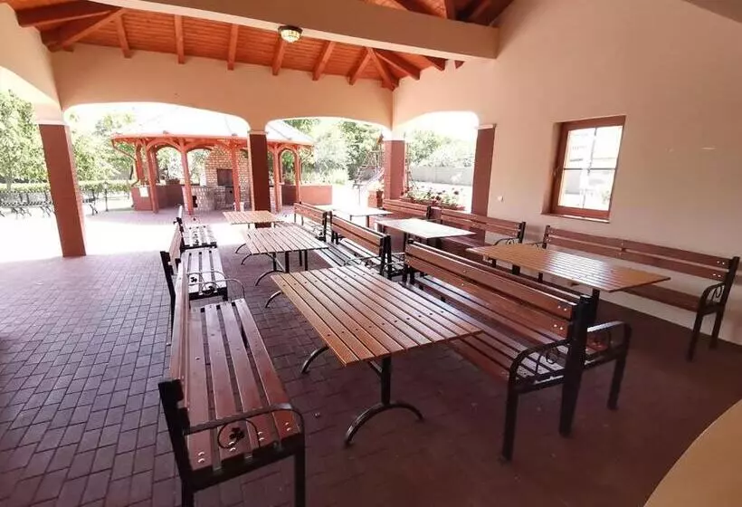 Aamiaismajoitus (B&B) Kamilla Panzió és Rendezvényház