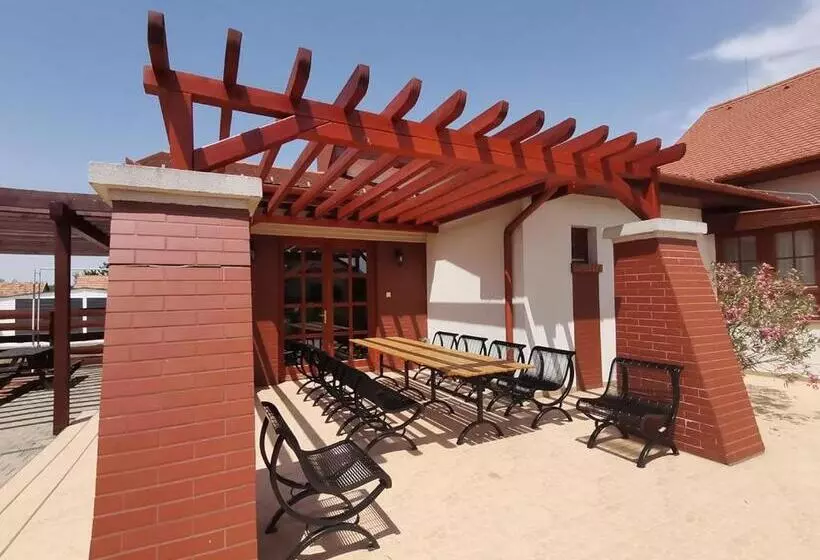 Aamiaismajoitus (B&B) Kamilla Panzió és Rendezvényház