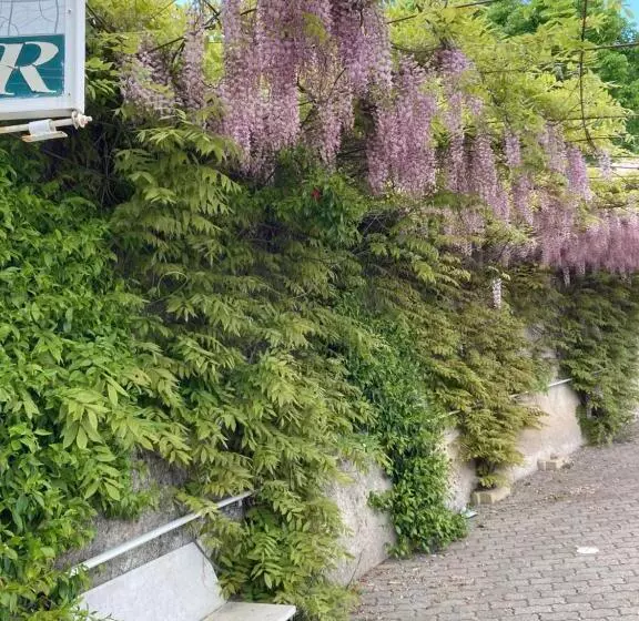 Hotelli Albergo Pensione Bianco