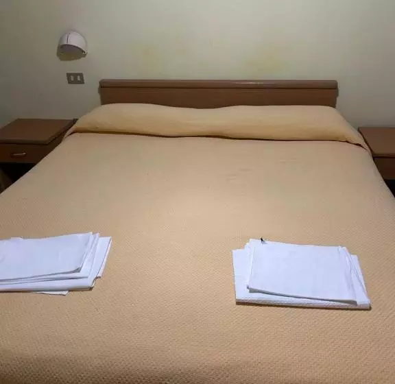 Hotelli Albergo Pensione Bianco