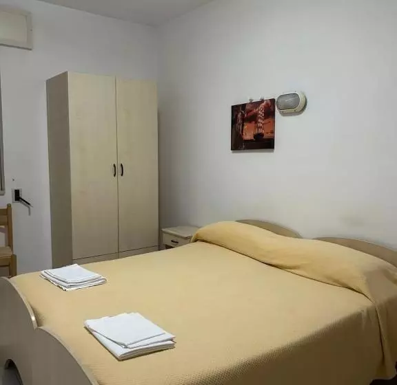 Hotelli Albergo Pensione Bianco