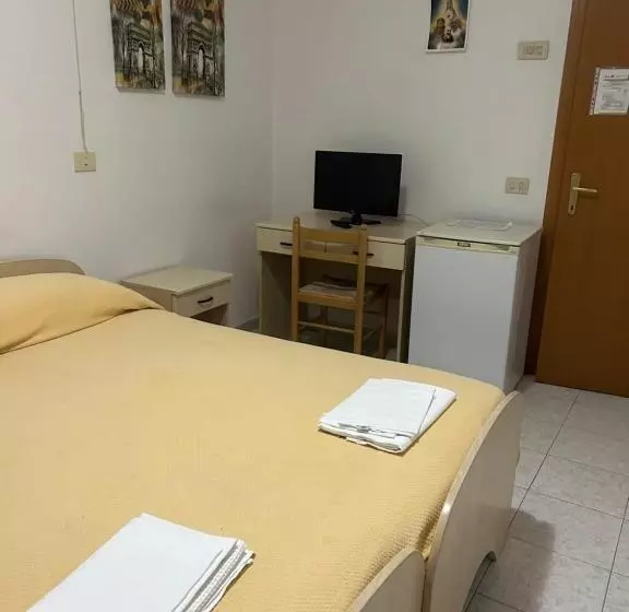 Hotelli Albergo Pensione Bianco