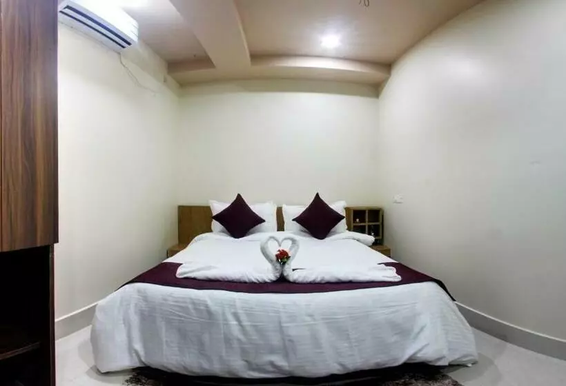 ホテル Bharalu Residency