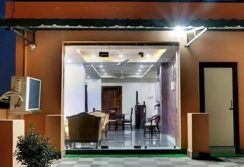 ホテル Bharalu Residency