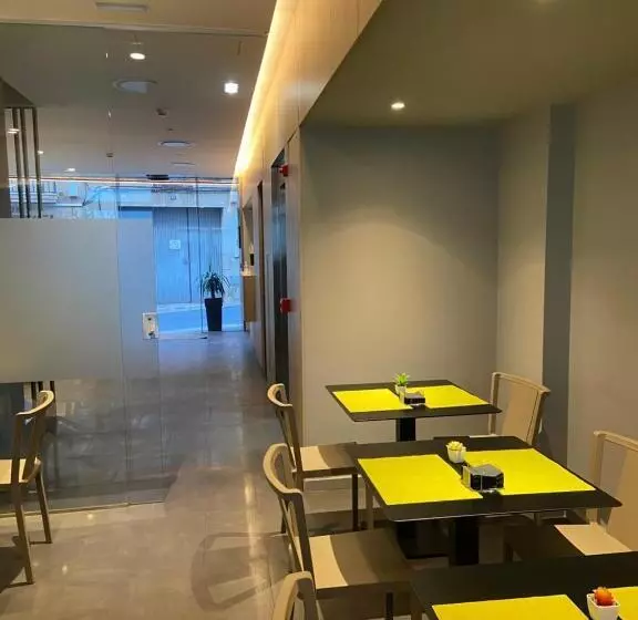 هتل Mestral Perelló