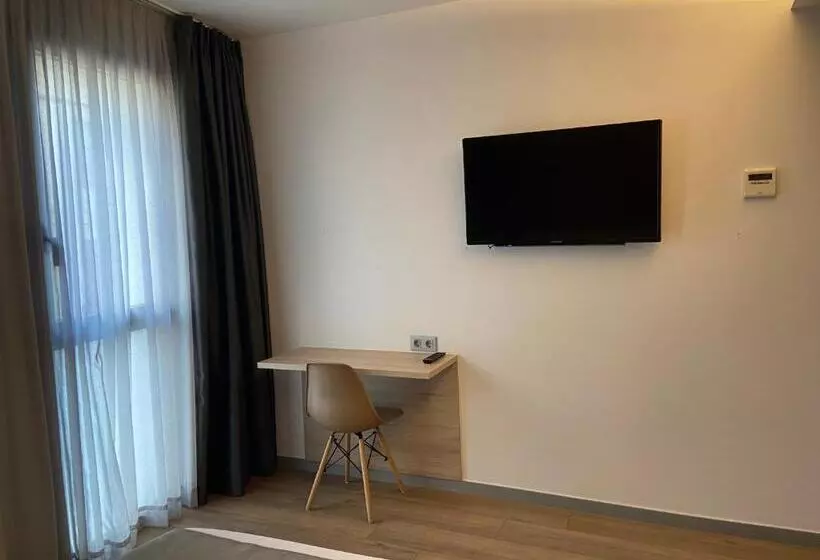 هتل Mestral Perelló