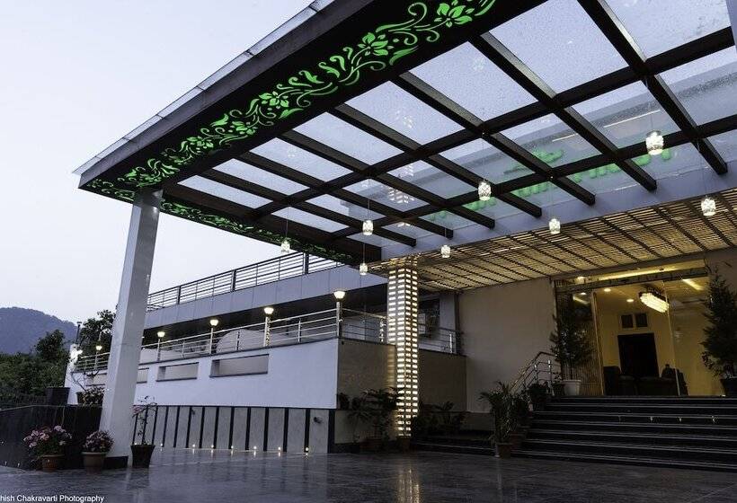 ホテル Mountain Midst