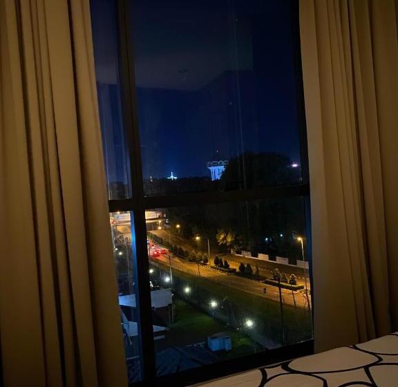 Hotell The Hibernate At Kozi Square