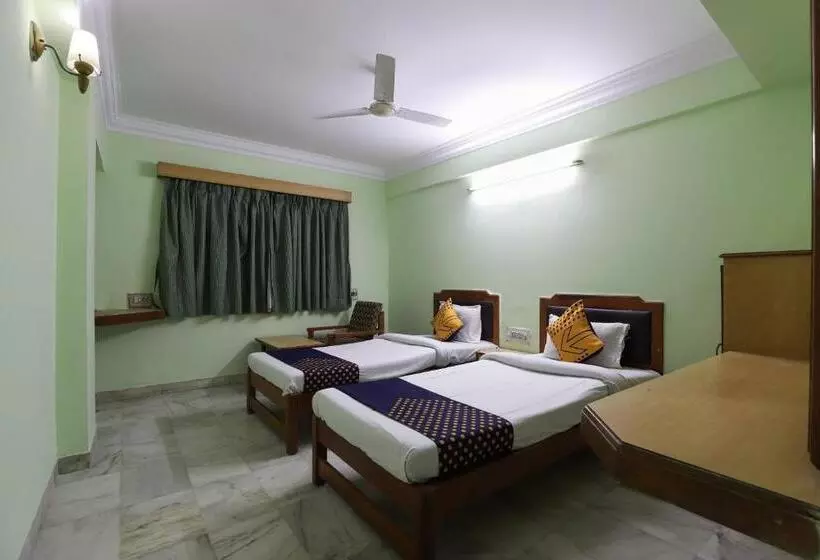 Spot On Hotel Hilltop