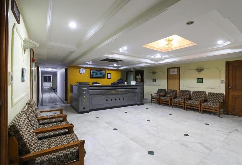 Spot On Hotel Hilltop