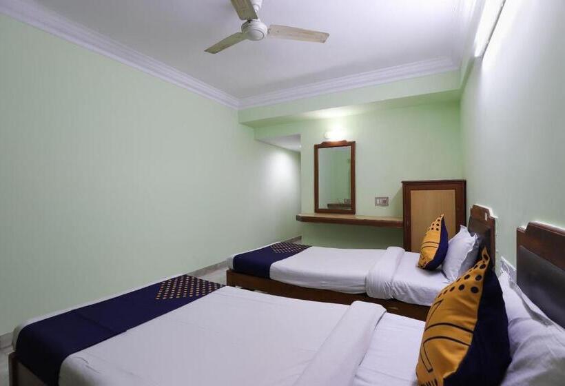 Spot On Hotel Hilltop