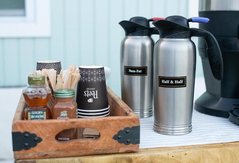 旅馆 The Islander Inn