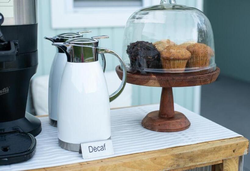 旅馆 The Islander Inn