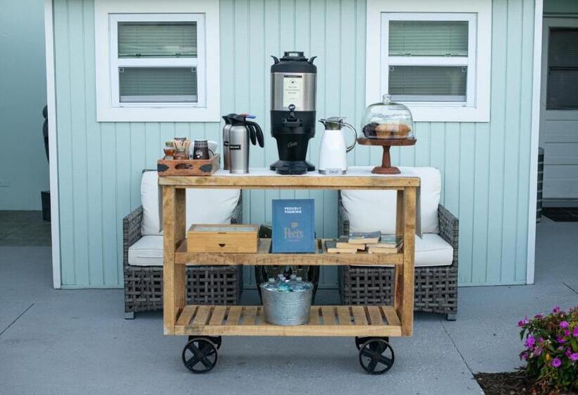 旅馆 The Islander Inn