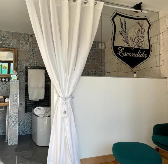 تختخواب و صبحانه Escondida
