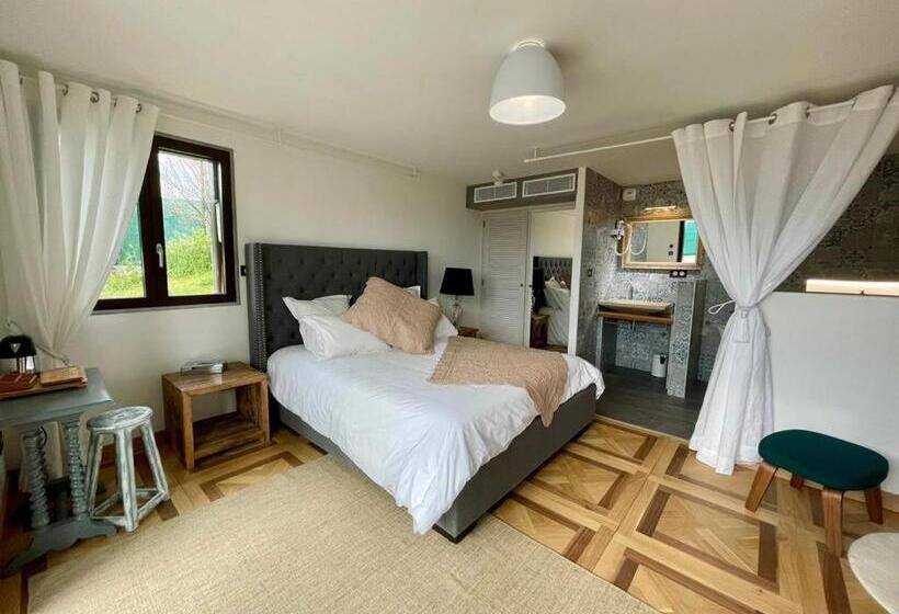 تختخواب و صبحانه Escondida