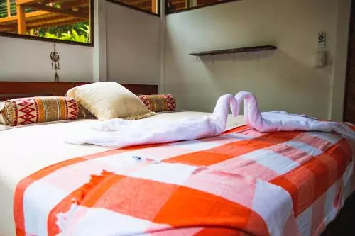 تختخواب و صبحانه Oasis Uvita