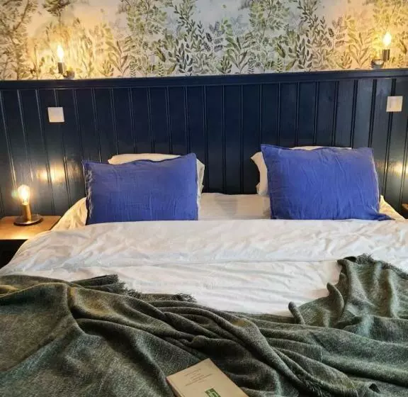 Aamiaismajoitus (B&B) Pillangós Ház