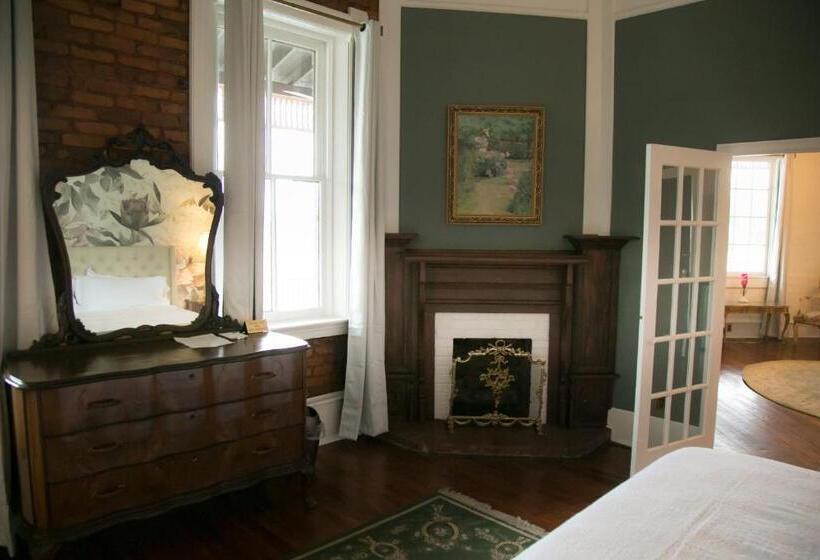 住宿加早餐  The Grand