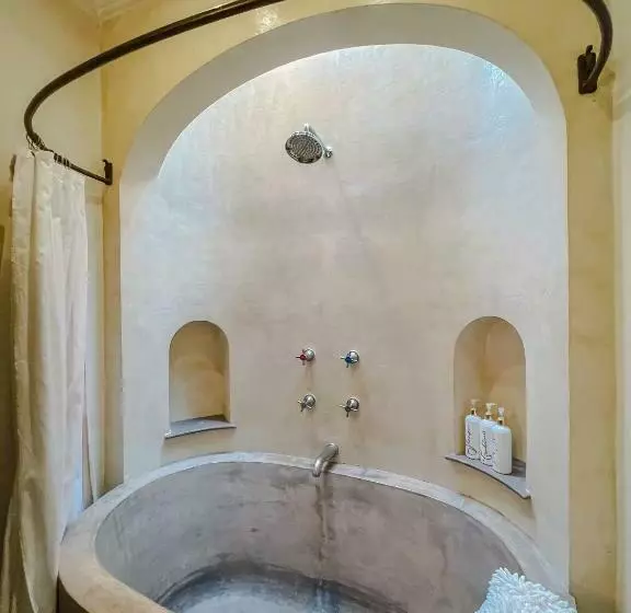 تختخواب و صبحانه Casa Florida