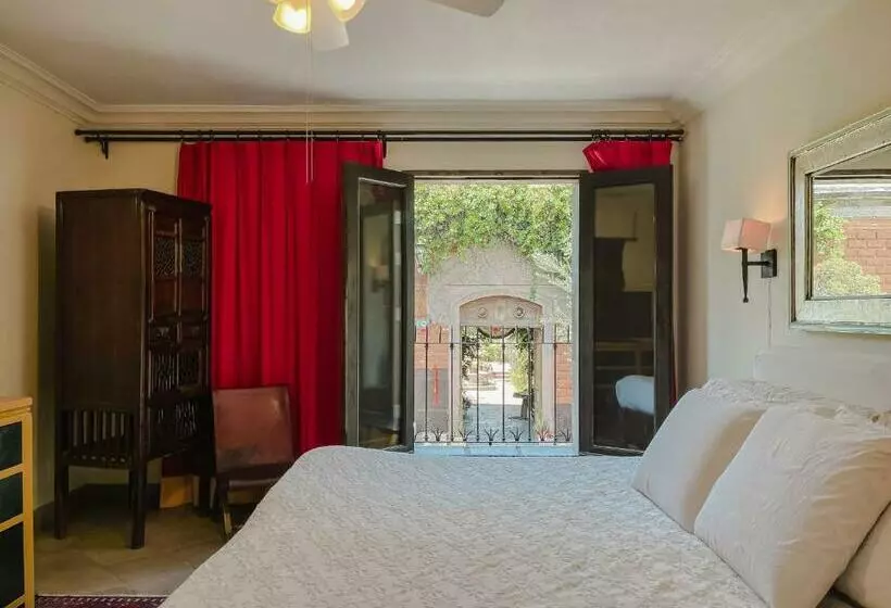 تختخواب و صبحانه Casa Florida