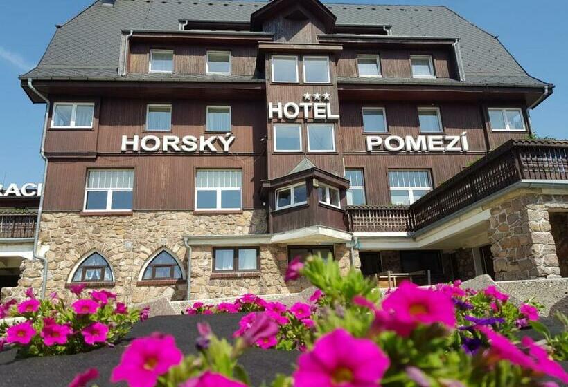 酒店 A Restaurace Pomezí