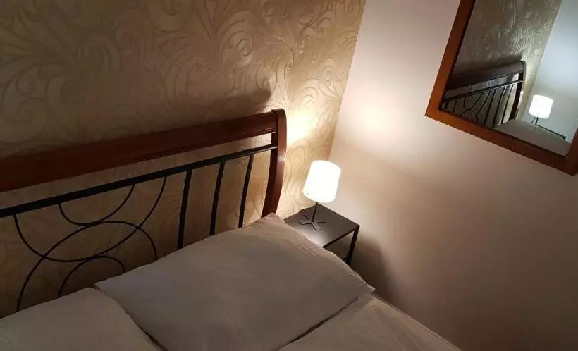 Hotelli A Restaurace Pomezí