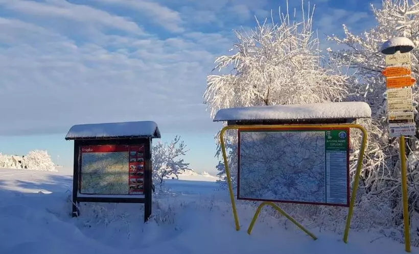 Hotelli A Restaurace Pomezí