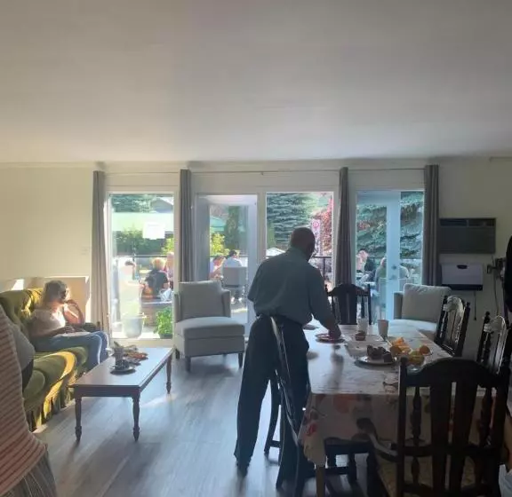 Hotelli Destination Inn