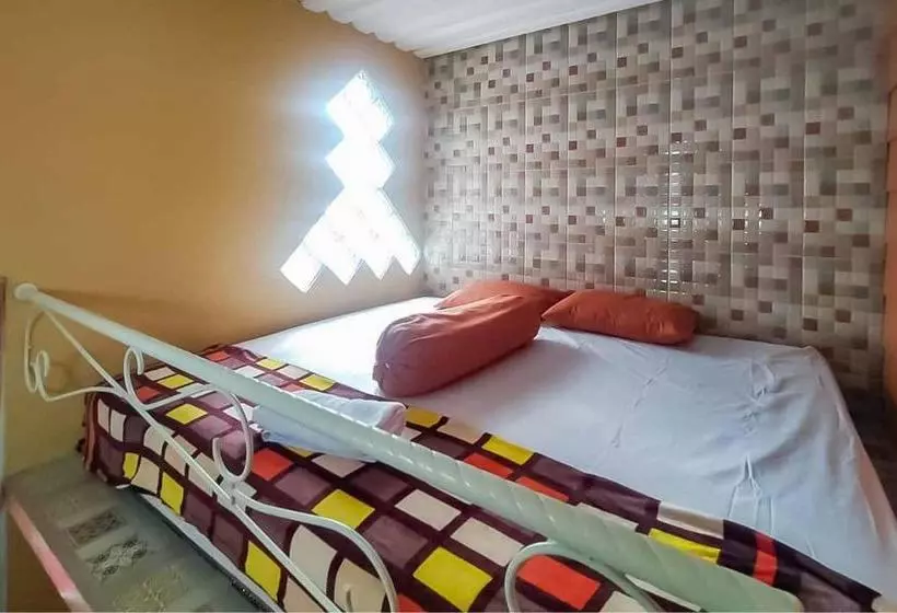 ホテル D H Mansion La Rosa Syariah Sentul Mitra Reddoorz