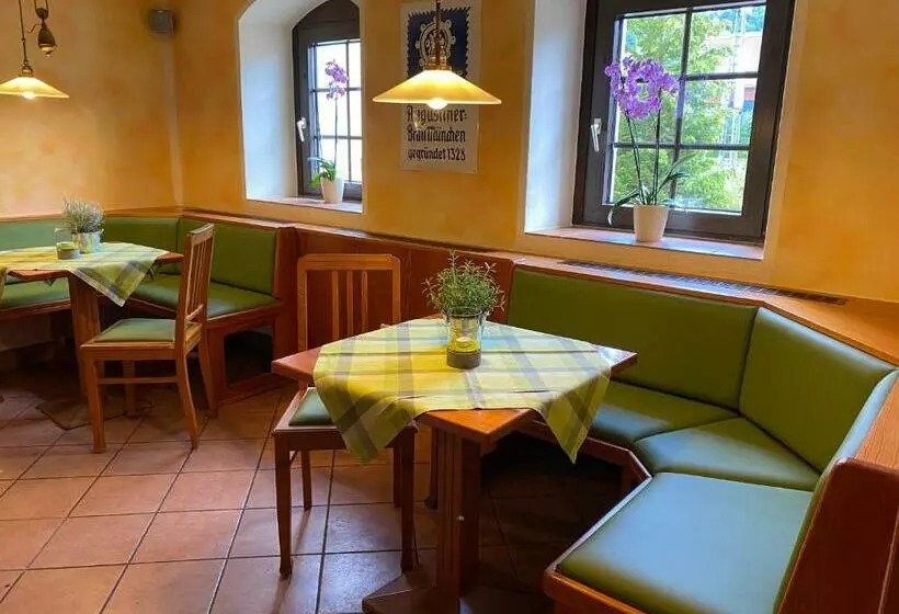 ホテル Kastanienhof