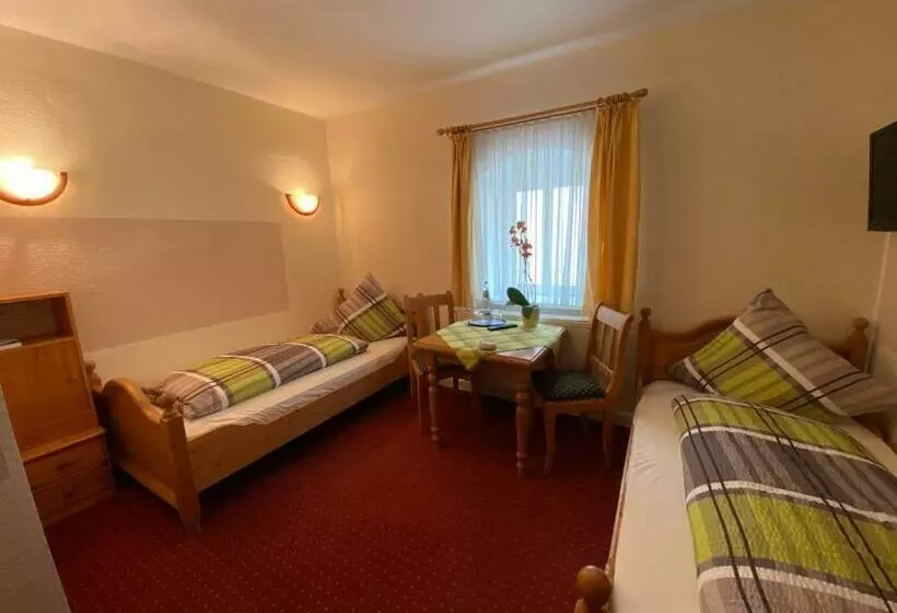 ホテル Kastanienhof