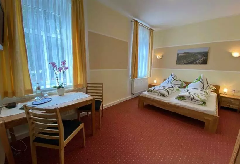 ホテル Kastanienhof