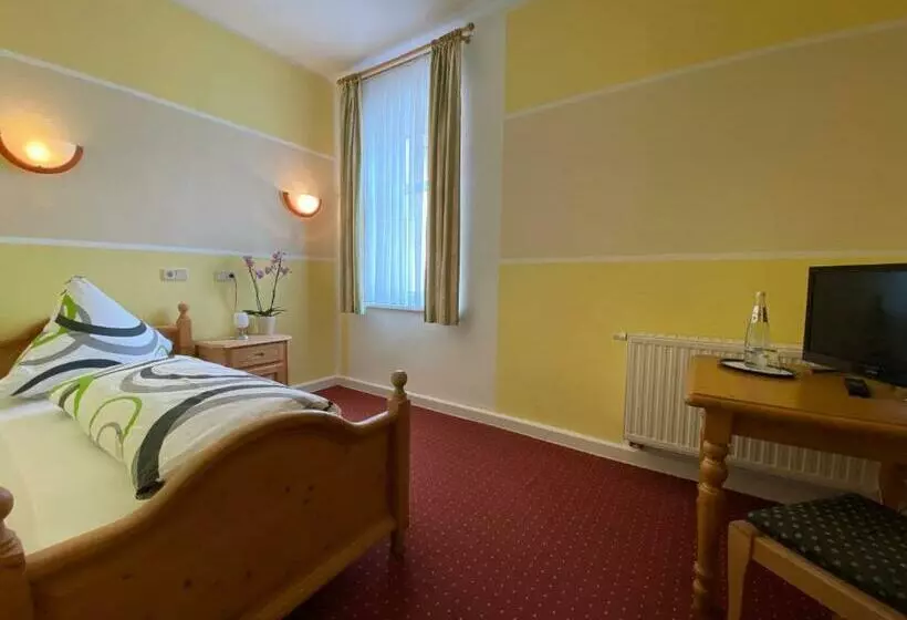 ホテル Kastanienhof