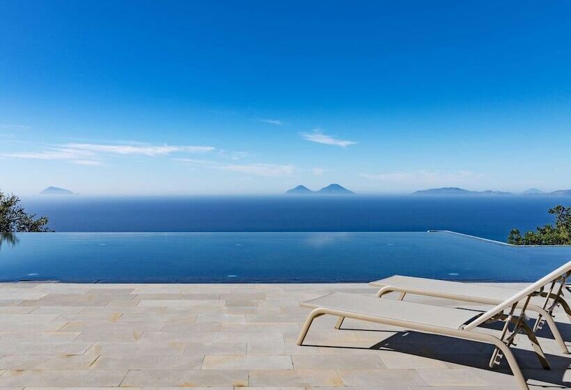 Maina Country Resort