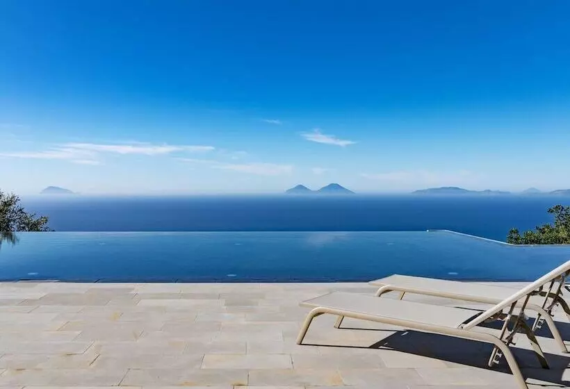 Maina Country Resort