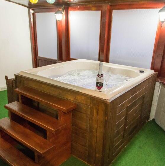 ペンション Délibáb Wellness Vendégház