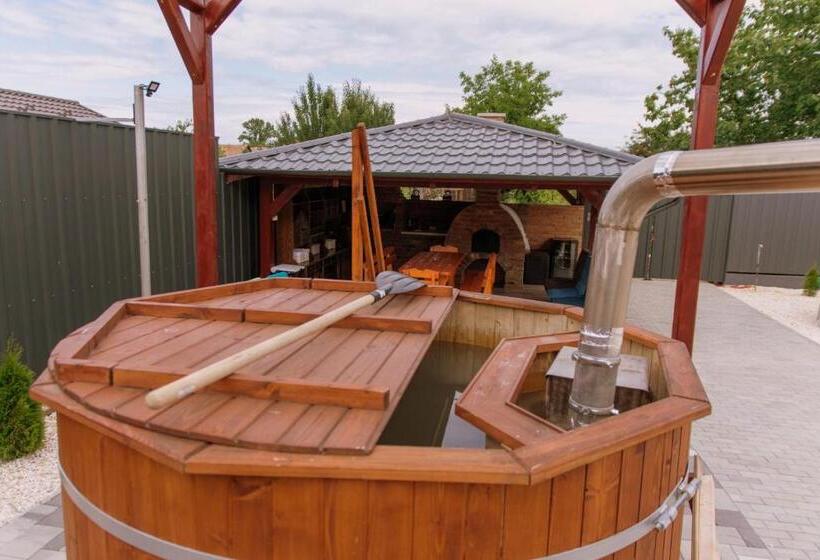 ペンション Délibáb Wellness Vendégház