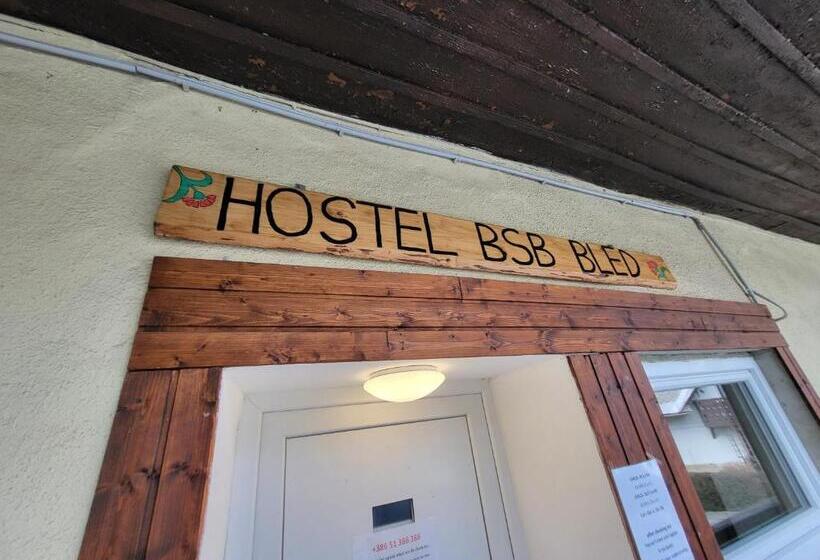 הוסטל Bus Station Beds