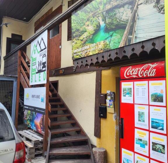 הוסטל Bus Station Beds