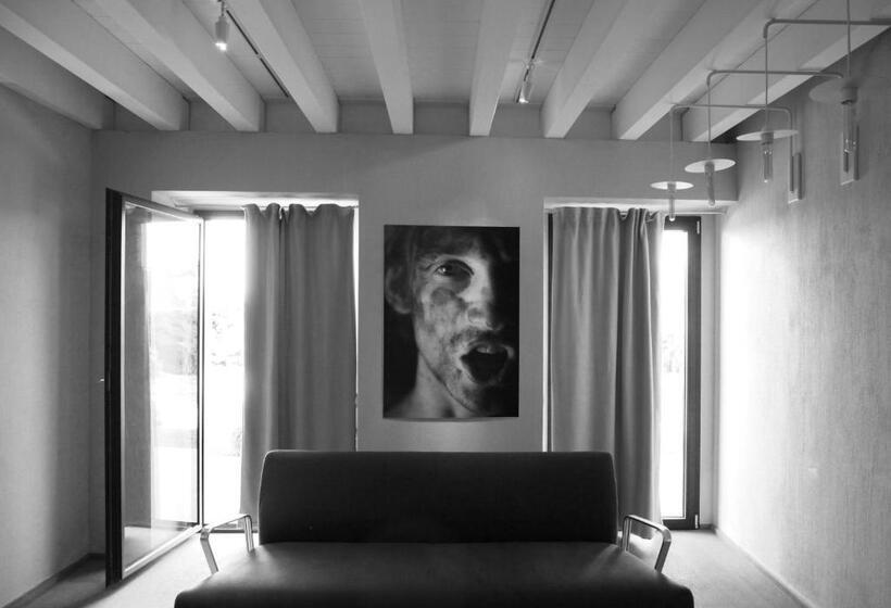 Bed and Breakfast Rara Factory Design House