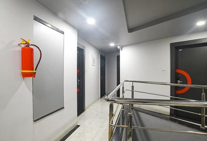 هتل Townhouse 81349 Townhouse Friends Inn