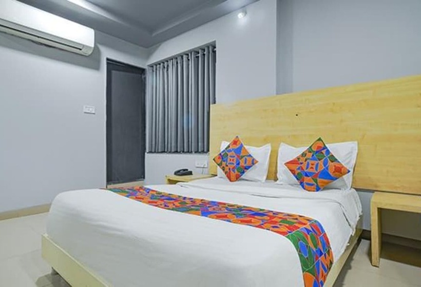 هتل Townhouse 81349 Townhouse Friends Inn