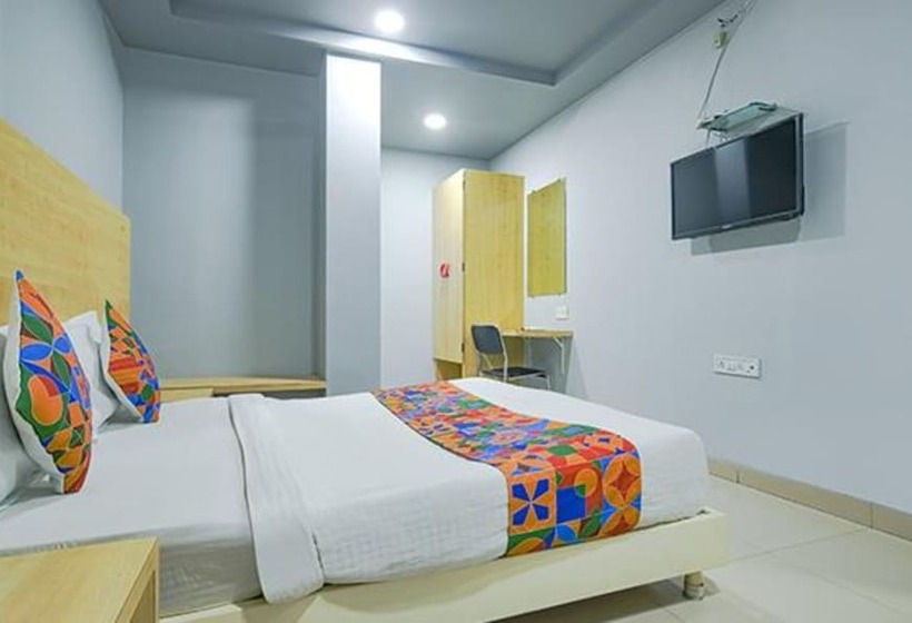 هتل Townhouse 81349 Townhouse Friends Inn