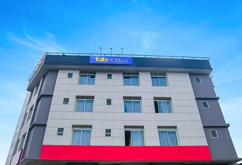 هتل Townhouse 81349 Townhouse Friends Inn