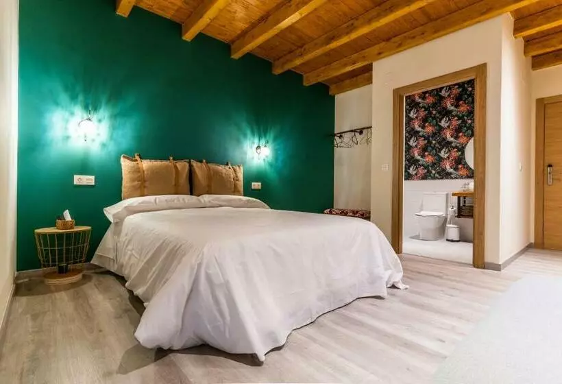 Four Rooms Hostel