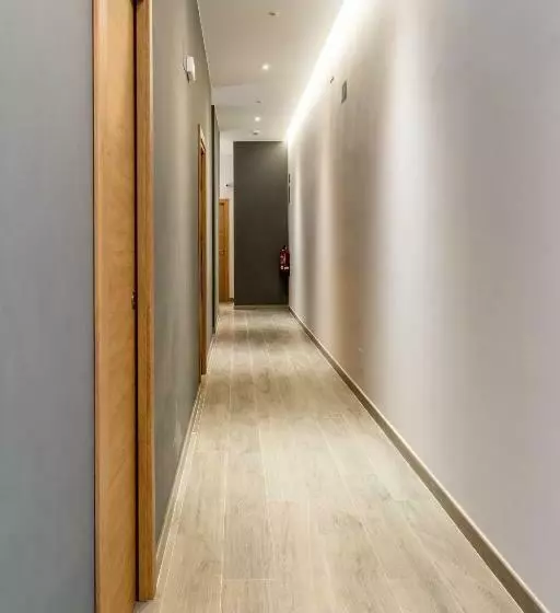 Four Rooms Hostel