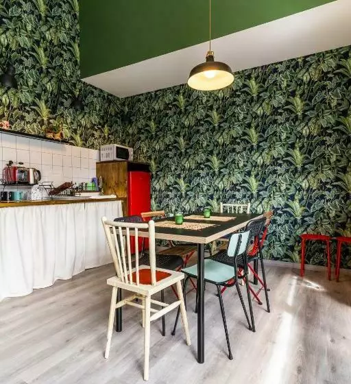 Four Rooms Hostel