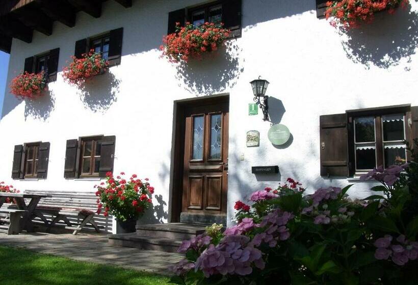 Отель Ferienwohnung Bauernhaus Kailhof